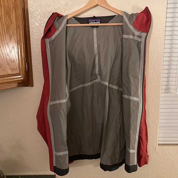 Patagonia Red Rainshadow Jacket - Picture 4 of 7